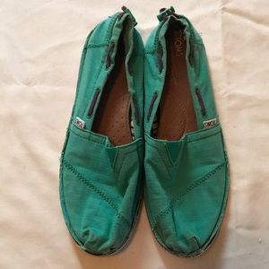 Sea foam Toms 9.5